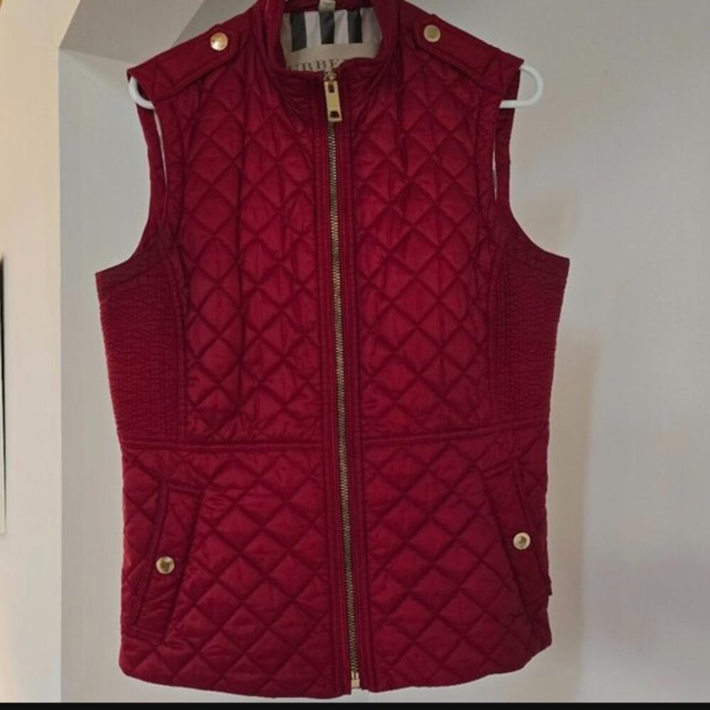 Burberry Brit Tindale Diamond-Quilted Vest In A Dark Elderberry Red